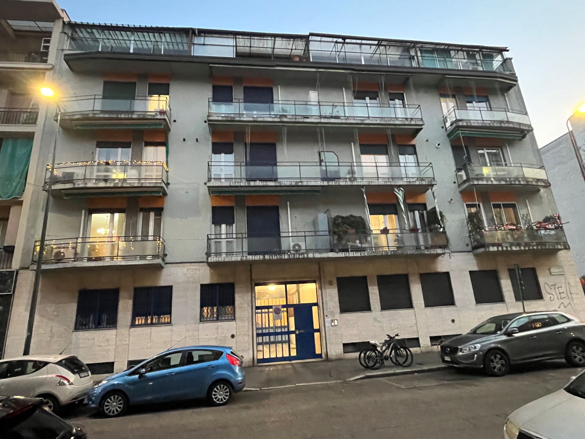 DUE LOCALI PIANO ALTO DUE LOCALI PIANO ALTO