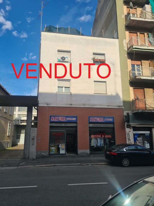 DUE LOCALI CON TERRAZZINO DUE LOCALI CON TERRAZZINO