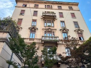 DUE LOCALI FINEMENTE RISTRUTTURATI DUE LOCALI FINEMENTE RISTRUTTURATI