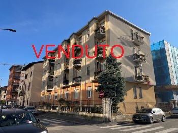 TRE LOCALI CON TRIPLA ESPOSIZIONE, ARREDATO
