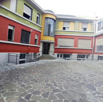 particolare palazzina anni 30 particolare palazzina anni 30